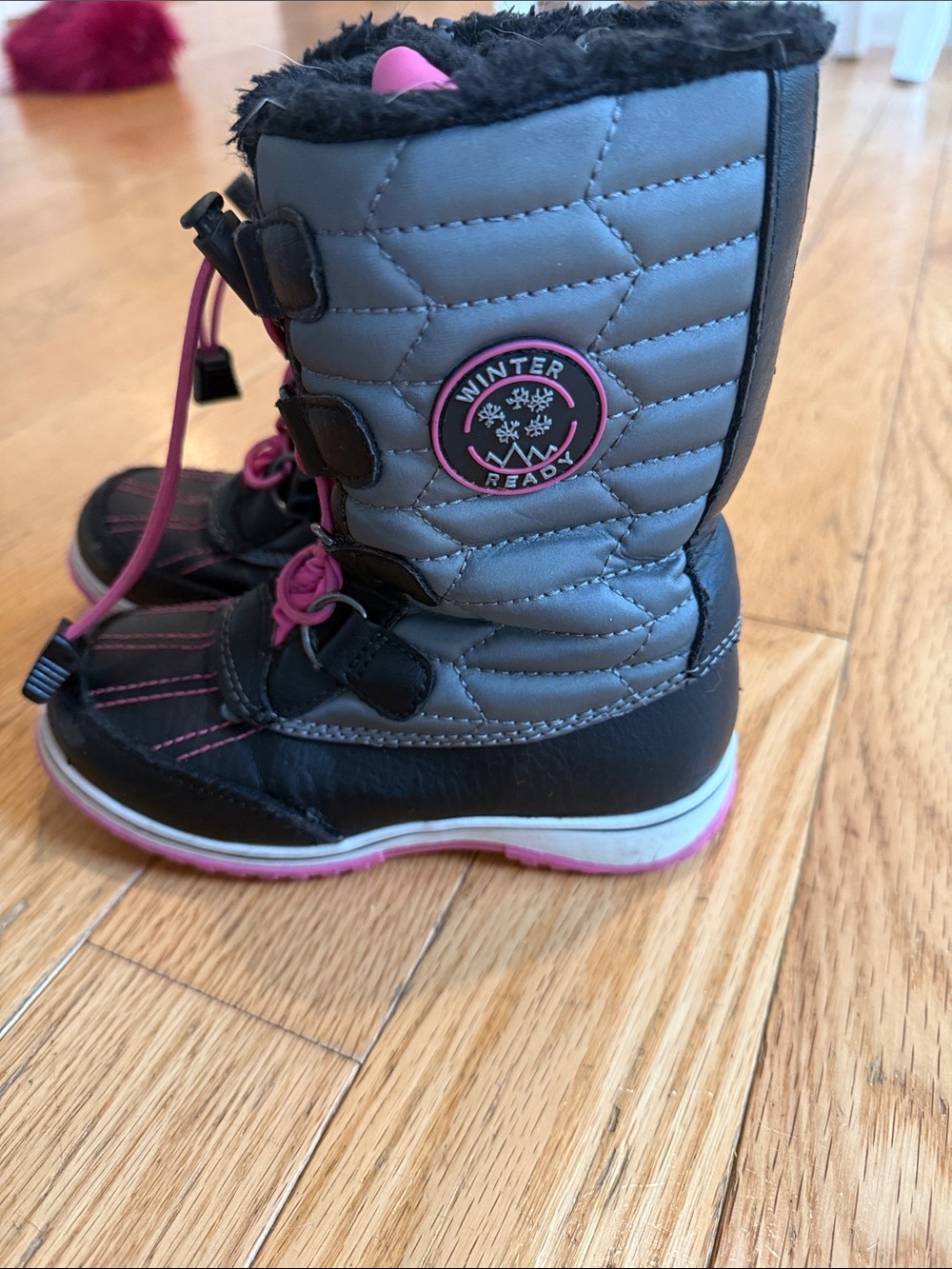 Khombu Girls' Gray and Pink Winter Boots